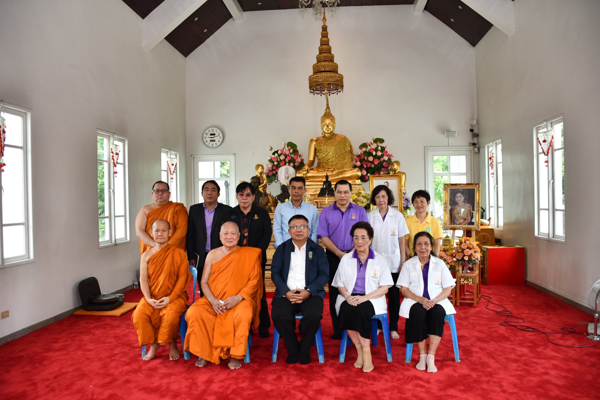 หน่วยทันตกรรมพระราชทาน ในพระบาทสมเด็จพระเจ้าอยู่หัว ร่วมกับภาคีเครือข่าย ทันตแพทย์จิตอาสา เจ้าหน้าที่จากมูลนิธิทันตนวัตกรรม ในพระบรมราชูปถัมภ์ ￼และบุคลากรทุกภาคส่วน ออกให้บริการทันตกรรมโดยไม่คิดมูลค่าแก่ประชาชน ณ วัดพระราม ๙ กาญจนาภิเษก เป็นวันแรก